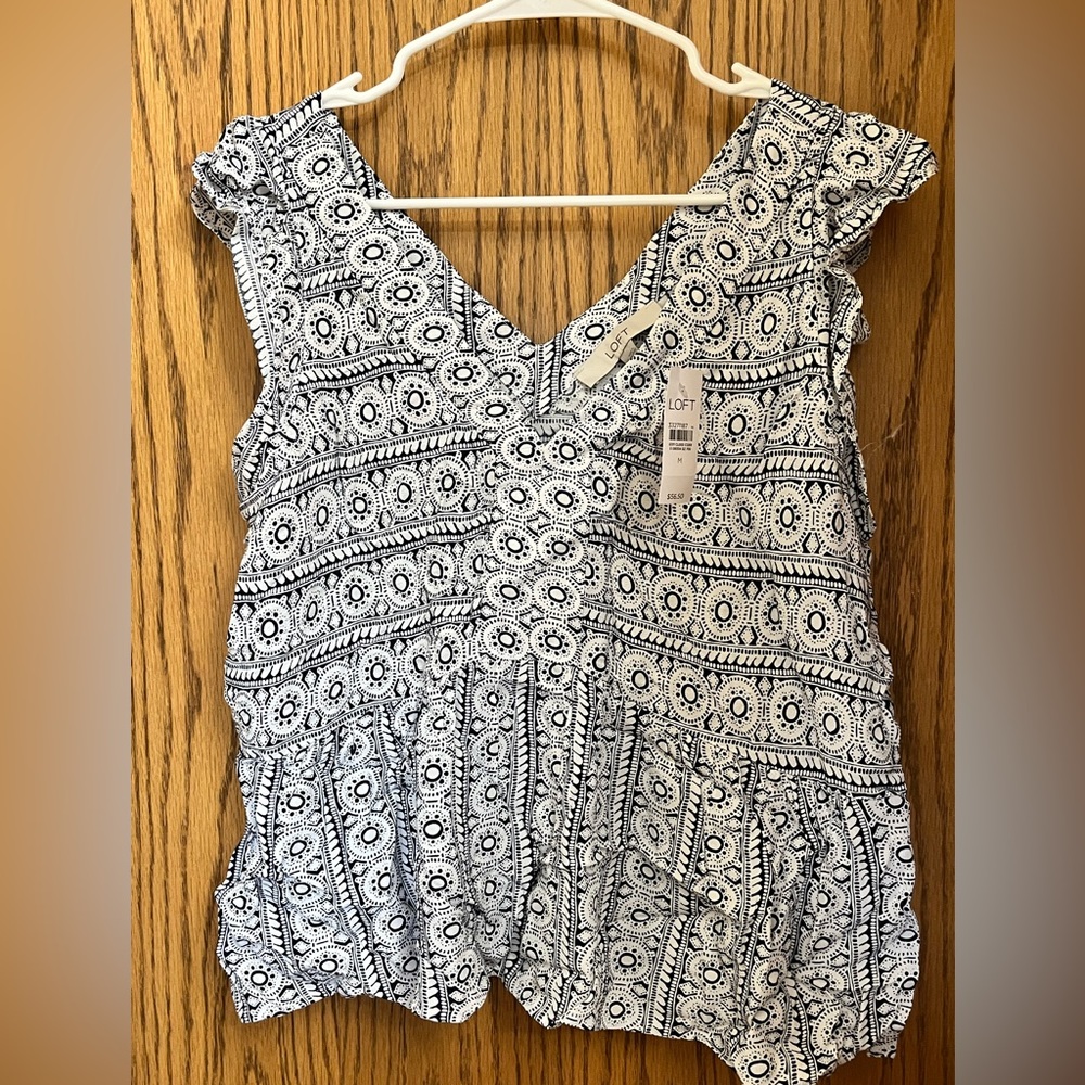 NWT Loft size medium sleeveless blouse